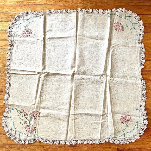 Linen Floral & Cotton Lace Tablecloth - Picture 1 of 4